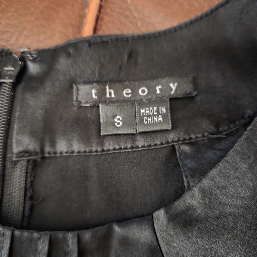 Theory Black Silk Sleeveless Blouse Size Small - Picture 3 of 10